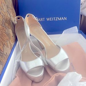 Size 7 Stuart Weizman Silver Stiletto Heels